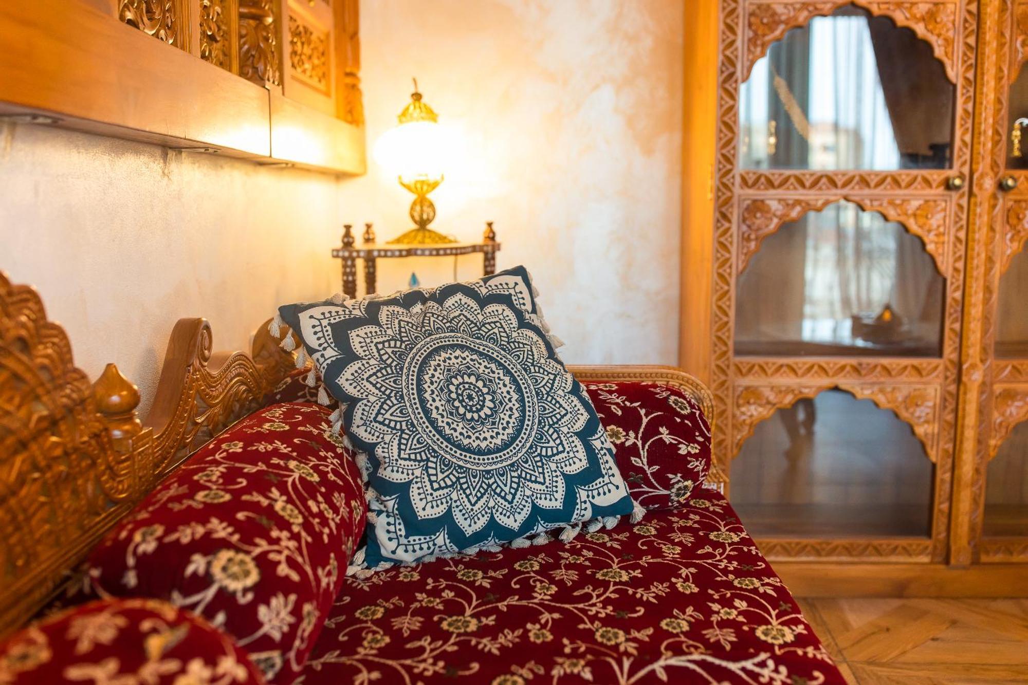 Hidden Gem Antique Apt With Stunning City Views Bukarest Exterior foto
