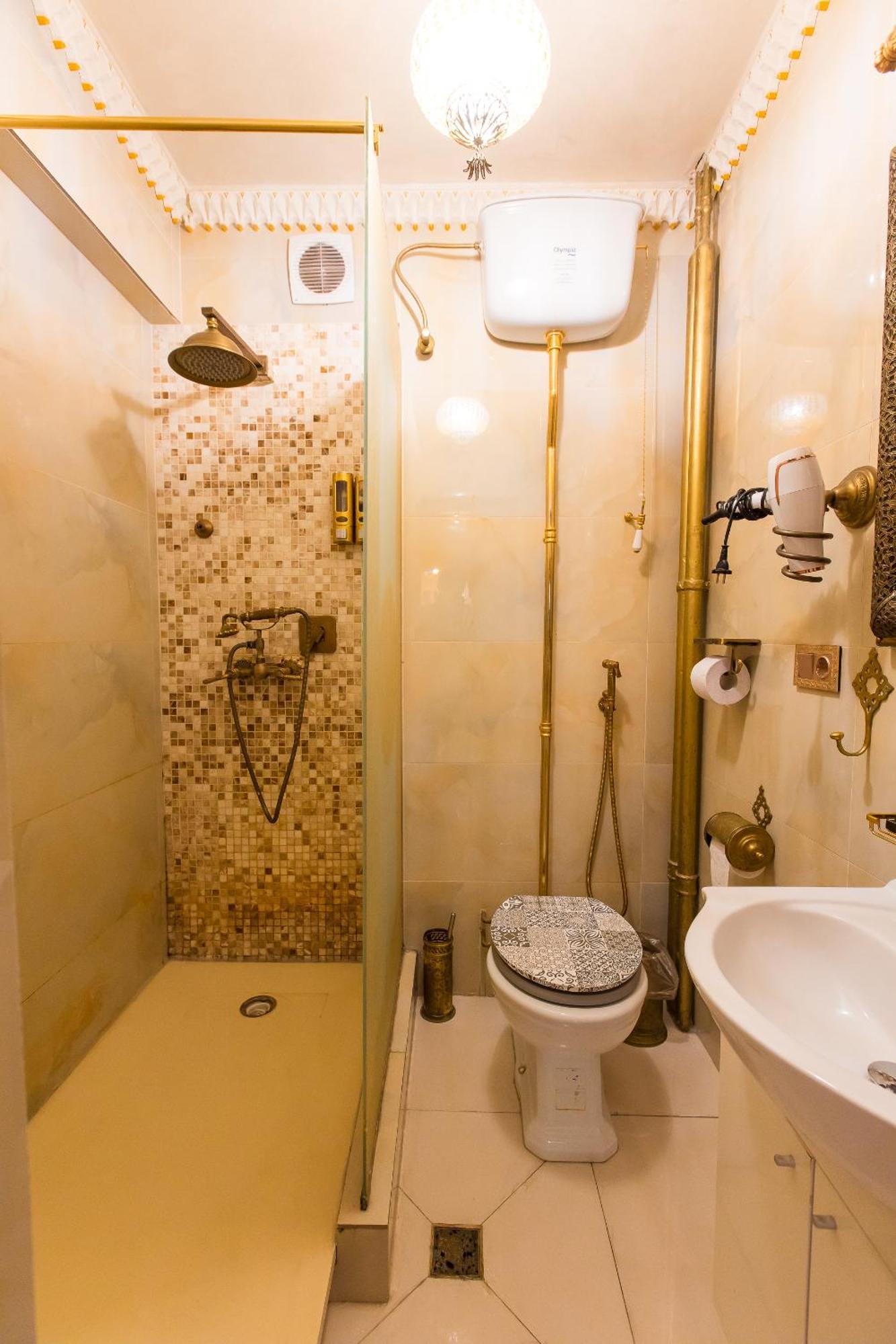Hidden Gem Antique Apt With Stunning City Views Bukarest Exterior foto